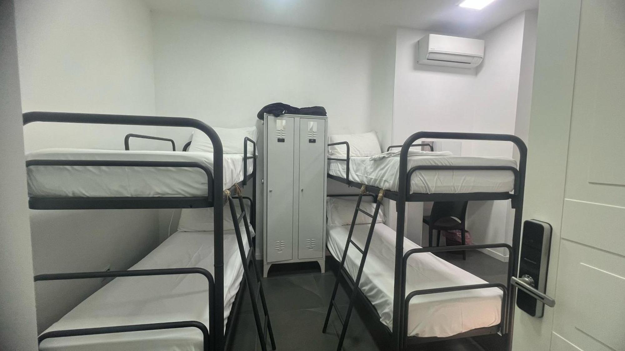 Floor Rentrooms 3* Napoli