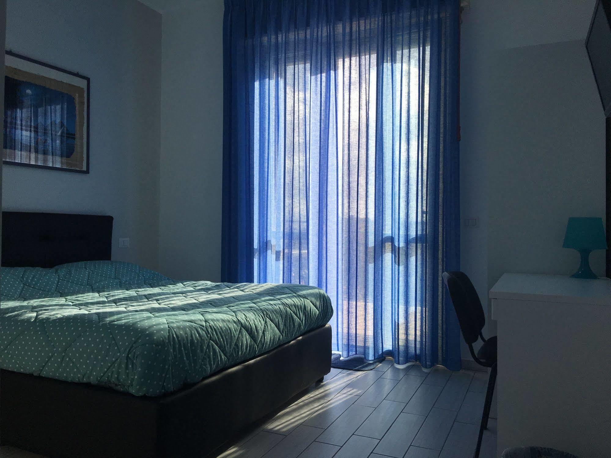 Floor Rentrooms Napoli